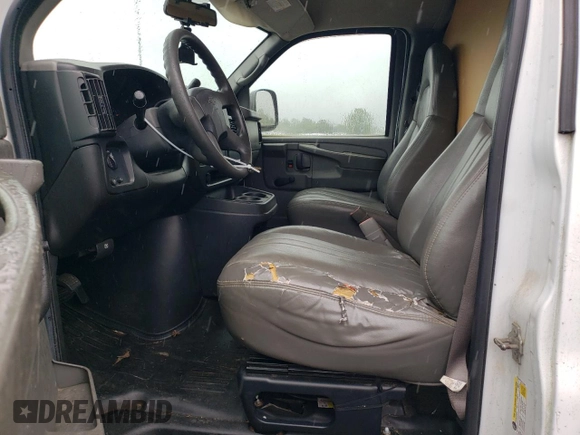 2006 Chevrolet Express Cargo z VIN 1GCGG25V161214847, wystawiony jako Copart lot #59890395 z przebiegiem 145 720 mil mil oraz Czysty tytuł • Clean title. Historia ofert i sprzedaży dostępna na DreamBid. Obrazek 7.