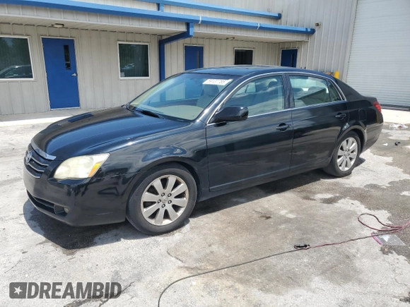 2005 Toyota Avalon XL z VIN 4T1BK36B05U022928, wystawiony jako Copart lot #59137785 z przebiegiem 146 854 mil mil oraz Szkoda całkowita • Salvage title. Historia ofert i sprzedaży dostępna na DreamBid. Obrazek 1.