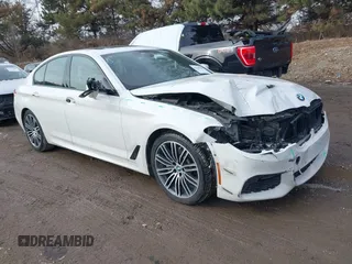 2018 BMW 5 Series 530i xDrive with VIN WBAJA7C58JWC76331, listed as a IAAI auction lot 41586204 with 86,578 mi miles. Bid and sale history available at carsss.com. Image 1.