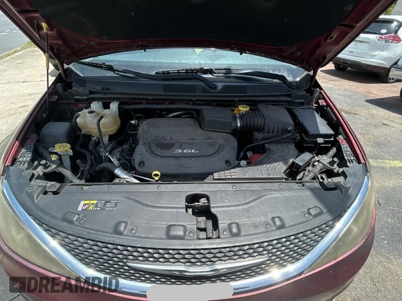 2017 Chrysler Pacifica Touring with VIN 2C4RC1DG1HR509799, listed as a Copart auction lot 60269185 with 165,931 mi miles and Clean title. Bid and sale history available at DreamBid. Image 7.