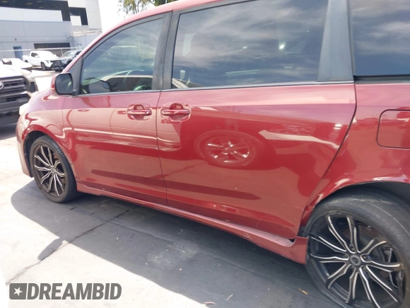 2019 Toyota Sienna LE Auto Access Seat z VIN 5TDKZ3DC6KS966678, wystawiony jako IAAI lot #42327837 z przebiegiem 74 153 mil mil oraz . Historia ofert i sprzedaży dostępna na DreamBid. Obrazek 14.