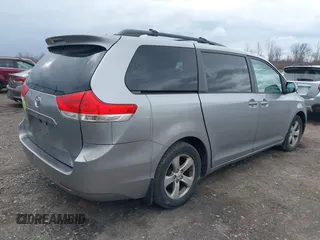 2011 Toyota Sienna LE AAS with VIN 5TDKK3DC8BS051934, listed as a IAAI auction lot 42040204 with 207,863 mi miles. Bid and sale history available at carsss.com. Image 4.