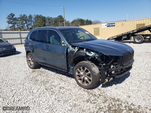 2024 BMW X5 sDrive40i with VIN 5UX13EU01R9S43357, listed as a Copart auction lot 46348935 with 11,451 mi miles and Salvage Title. Bid and sale history available at carsss.com. Image 4.