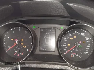 2018 Volkswagen Passat SE z VIN 1VWBA7A34JC016240, wystawiony jako IAAI lot #42339094 z przebiegiem 88 969 mil mil oraz . Historia ofert i sprzedaży dostępna na DreamBid. Obrazek 7.