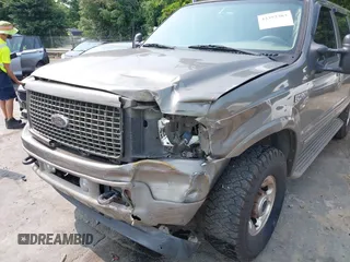 2003 Ford Excursion Limited с VIN 1FMNU43S83EC62057, выставлен на аукционе IAAI как лот 42392383 с пробегом 166 670 миль миль и . История ставок и продаж доступна на DreamBid. Изображение 6.