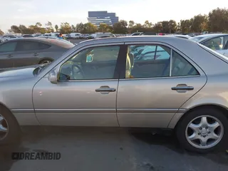 1995 Mercedes-Benz C with VIN WDBHA28E2SF191740, listed as a IAAI auction lot 41172625 with 331,540 mi miles. Bid and sale history available at carsss.com. Image 14.