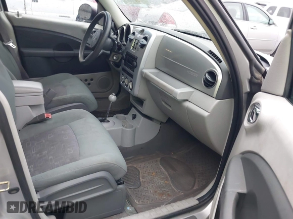 2007 Chrysler PT Cruiser Touring z VIN 3A4FY58B07T544561, wystawiony jako IAAI lot #41548640 z przebiegiem 131 498 mil mil oraz . Historia ofert i sprzedaży dostępna na DreamBid. Obrazek 5.