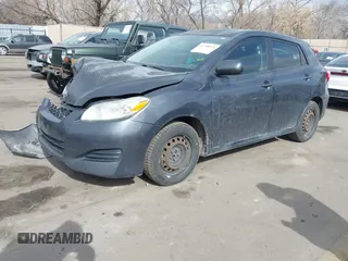 2009 Toyota Matrix with VIN 2T1KU40E79C163666, listed as a IAAI auction lot 41708972 with 182,808 mi miles and . Bid and sale history available at carsss.com. Image 2.