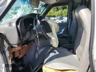 2000 Ford Econoline Cargo with VIN 1FTNS24L1YHB59283, listed as a Copart auction lot 71396664 with 324,800 mi miles and Clean Title. Bid and sale history available at DreamBid. Image 7.