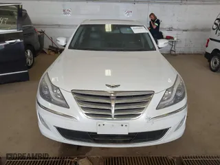 2013 Hyundai Genesis 5.0L R-Spec with VIN KMHGC4DH8DU219604, listed as a IAAI auction lot 41999447 with 211,085 mi miles. Bid and sale history available at carsss.com. Image 12.