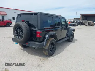 2022 Jeep Wrangler Unlimited Sahara with VIN 1C4JJXP69NW269462, listed as a IAAI auction lot 41759162 with 19,629 mi miles and . Bid and sale history available at DreamBid. Image 4.