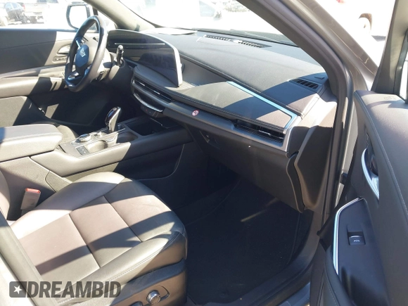 2024 Cadillac XT4 FWD Premium Luxury with VIN 1GYFZCR44RF130066, listed as a IAAI auction lot 41735148 with 32,157 mi miles and . Bid and sale history available at carsss.com. Image 5.