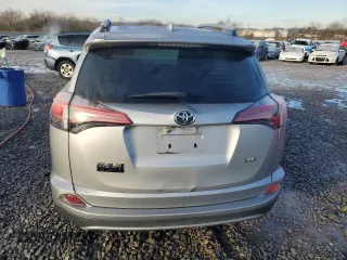 2018 Toyota RAV4 XLE with VIN 2T3WFREV8JW498673, listed as a Copart auction lot 87608275 with 93,439 mi miles and Salvage Title. Bid and sale history available at carsss.com. Image 6.
