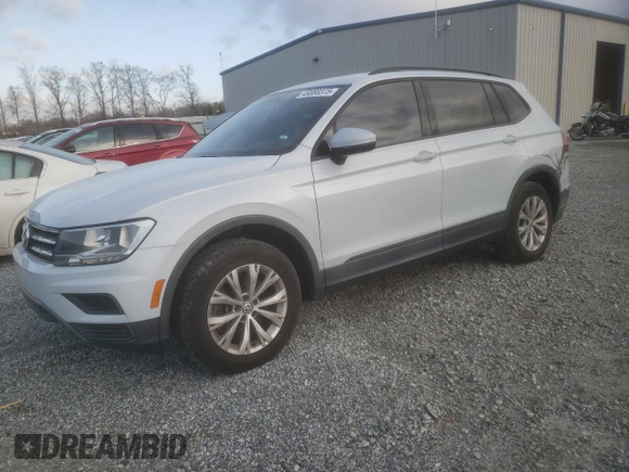 2018 Volkswagen Tiguan S with VIN 3VV1B7AX5JM095111, listed as a Copart auction lot 49088375 with 58,042 mi miles and Salvage title. Bid and sale history available at DreamBid. Image 1.