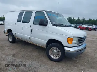 2006 Ford Econoline Cargo z VIN 1FTNE24L16HB43797, wystawiony jako IAAI lot #42557448 z przebiegiem 230 514 mil mil oraz . Historia ofert i sprzedaży dostępna na DreamBid. Obrazek 1.