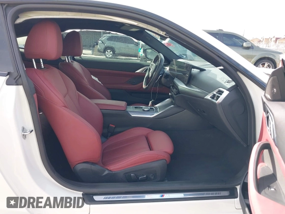 2025 BMW 4 Series M440i с VIN WBA73DA08SCT12903, выставлен на аукционе IAAI как лот 42461458 с пробегом Не указан миль и . История ставок и продаж доступна на DreamBid. Изображение 5.