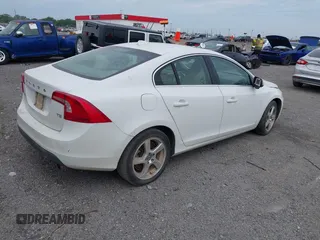 2012 Volvo S60 T5 z VIN YV1622FS5C2026329, wystawiony jako IAAI lot #42207916 z przebiegiem 261 889 mil mil oraz . Historia ofert i sprzedaży dostępna na DreamBid. Obrazek 4.