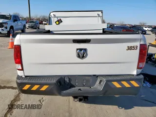 2020 Ram 1500 Tradesman z VIN 3C6JR6DT9LG122008, wystawiony jako Copart lot #48498725 z przebiegiem Nie podano mil oraz Szkoda całkowita • Salvage title. Historia ofert i sprzedaży dostępna na DreamBid. Obrazek 6.