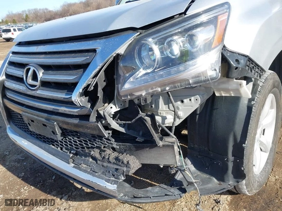 2019 Lexus GX with VIN JTJBM7FX5K5227620, listed as a IAAI auction lot 41552973 with 84,339 mi miles. Bid and sale history available at carsss.com. Image 6.