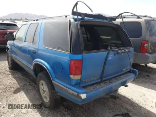 1995 Chevrolet Blazer с VIN 1GNDT13W8S2197190, выставлен на аукционе Copart как лот 52053765 с пробегом Не указан миль и На запчасти • Non repairable. История ставок и продаж доступна на DreamBid. Изображение 2.