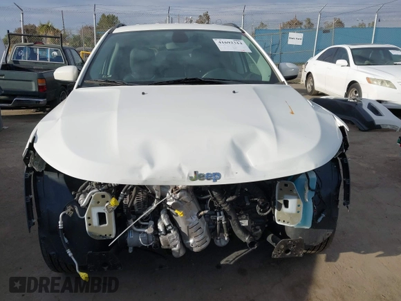 2019 Jeep Compass Latitude with VIN 3C4NJCBB2KT743820, listed as a IAAI auction lot 41692314 with 50,030 mi miles. Bid and sale history available at carsss.com. Image 13.