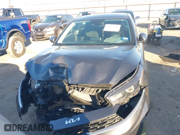 2023 Kia Forte LXS z VIN 3KPF24AD8PE654341, wystawiony jako IAAI lot #41261511 z przebiegiem 20 312 mil mil oraz . Historia ofert i sprzedaży dostępna na DreamBid. Obrazek 12.
