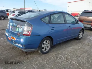 2005 Toyota Prius with VIN JTDKB20U257041858, listed as a IAAI auction lot 41582317 with 181,472 mi miles. Bid and sale history available at carsss.com. Image 4.