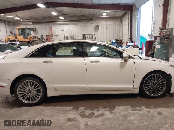 2016 Lincoln MKZ with VIN 3LN6L2JK0GR600486, listed as a IAAI auction lot 41943399 with 118,706 mi miles. Bid and sale history available at carsss.com. Image 14.