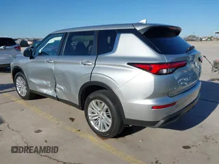 2024 Mitsubishi Outlander ES z VIN JA4J3UA81RZ020073, wystawiony jako IAAI lot #41388911 z przebiegiem 25 436 mil mil oraz . Historia ofert i sprzedaży dostępna na DreamBid. Obrazek 3.