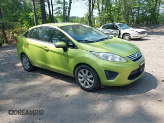 2013 Ford Fiesta SE z VIN 3FADP4BJ0DM136552, wystawiony jako IAAI lot #42174481 z przebiegiem 178 018 mil mil oraz . Historia ofert i sprzedaży dostępna na DreamBid. Obrazek 1.