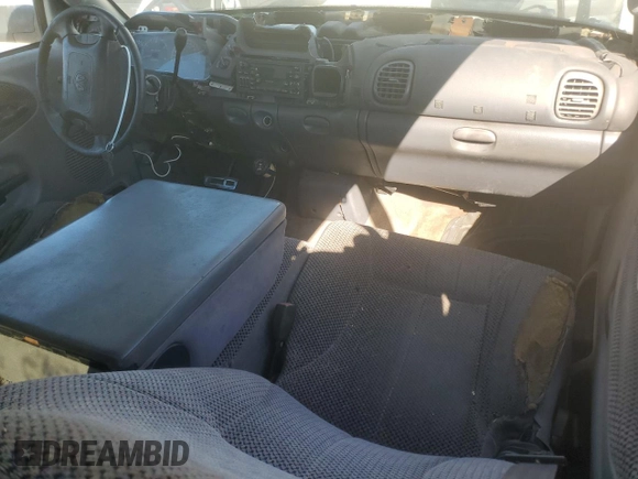 2000 Dodge Ram 3500 with VIN 1B7MC3361YJ130563, listed as a Copart auction lot 82464224 with 251,743 mi miles and Clean Title. Bid and sale history available at carsss.com. Image 8.