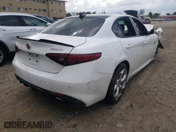2019 Alfa Romeo Giulia Ti Sport with VIN ZARFAMBN5K7604456, listed as a Copart auction lot 64567052 with 40,097 mi miles. Bid and sale history available at carsss.com. Image 4.