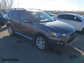2011 Mitsubishi Outlander SE with VIN JA4AS3AW2BU034241, listed as a IAAI auction lot 41458396 with 100,024 mi miles. Bid and sale history available at carsss.com. Image 1.