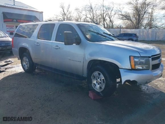 2013 Chevrolet Suburban LT with VIN 1GNSKJE70DR314805, listed as a IAAI auction lot 41120145 with 178,769 mi miles. Bid and sale history available at carsss.com. Image 1.