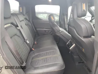 2022 Rivian R1T Launch Edition z VIN 7FCTGAAL0NN001256, wystawiony jako Copart lot #55850845 z przebiegiem 49 236 mil mil oraz Szkoda całkowita • Salvage title. Historia ofert i sprzedaży dostępna na DreamBid. Obrazek 10.