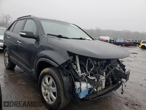 2013 Kia Sorento LX with VIN 5XYKTDA20DG368086, listed as a Copart auction lot 36866124 with 182,583 mi miles and Salvage Title. Bid and sale history available at carsss.com. Image 4.