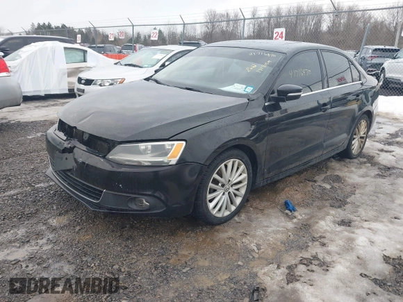 2014 Volkswagen Jetta SEL z VIN 3VWL17AJ6EM428036, wystawiony jako IAAI lot #41716470 z przebiegiem 171 805 mil mil oraz . Historia ofert i sprzedaży dostępna na DreamBid. Obrazek 2.