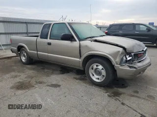2003 GMC Sonoma SLS with VIN 1GTCS19X338207324, listed as a Copart auction lot 87468524 with 123,453 mi miles and Salvage Title. Bid and sale history available at carsss.com. Image 4.