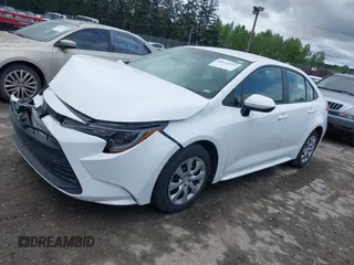2024 Toyota Corolla LE with VIN 5YFB4MDE8RP087708, listed as a IAAI auction lot 42153912 with 27,811 mi miles. Bid and sale history available at carsss.com. Image 2.