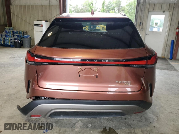 2024 Lexus RX 350 z VIN 2T2BAMCA7RC071289, wystawiony jako Copart lot #57837935 z przebiegiem 6 487 mil mil oraz Szkoda całkowita • Salvage title. Historia ofert i sprzedaży dostępna na DreamBid. Obrazek 6.