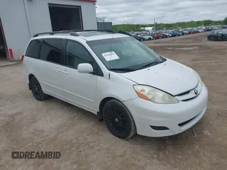 2008 Toyota Sienna XLE z VIN 5TDZK22C48S203888, wystawiony jako IAAI lot #42305369 z przebiegiem Nie podano mil oraz . Historia ofert i sprzedaży dostępna na DreamBid. Obrazek 1.