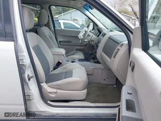 2008 Ford Escape XLT with VIN 1FMCU93ZX8KB33764, listed as a IAAI auction lot 42037456 with 195,047 mi miles. Bid and sale history available at carsss.com. Image 5.