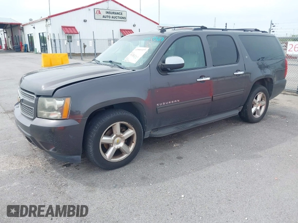 2011 Chevrolet Suburban LT with VIN 1GNSCJE03BR255374, listed as a IAAI auction lot 41909327 with 279,698 mi miles. Bid and sale history available at carsss.com. Image 17.