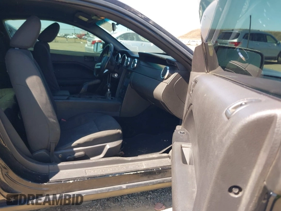 2005 Ford Mustang Deluxe with VIN 1ZVFT80N755187675, listed as a IAAI auction lot 42541269 with 192,474 mi miles and . Bid and sale history available at DreamBid. Image 5.