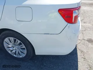 2014 Toyota Camry Hybrid LE with VIN 4T1BD1FK5EU135465, listed as a IAAI auction lot 41713264 with 158,750 mi miles. Bid and sale history available at carsss.com. Image 20.