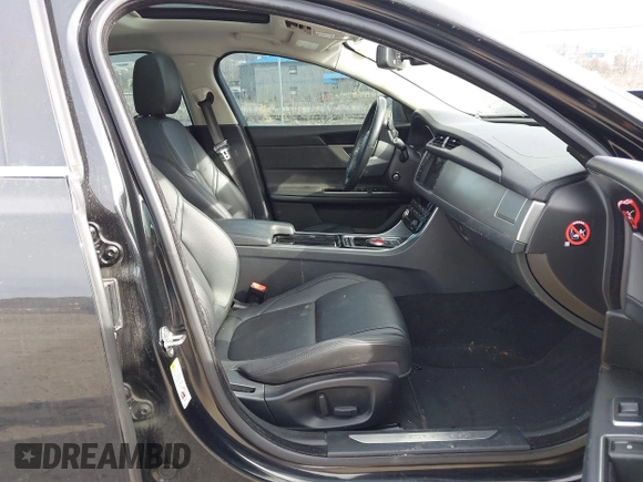 2017 Jaguar XF 35t Premium with VIN SAJBJ4BV4HCY32538, listed as a IAAI auction lot 41849505 with 109,290 mi miles. Bid and sale history available at carsss.com. Image 5.
