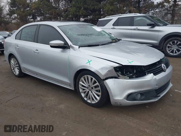 2014 Volkswagen Jetta SEL z VIN 3VWL17AJ4EM442937, wystawiony jako IAAI lot #41577157 z przebiegiem 98 171 mil mil oraz . Historia ofert i sprzedaży dostępna na DreamBid. Obrazek 1.