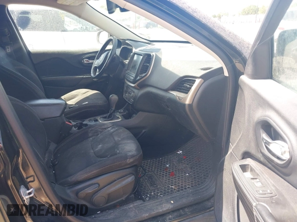 2015 Jeep Cherokee Latitude with VIN 1C4PJMCS3FW545440, listed as a IAAI auction lot 42268676 with 197,192 mi miles and . Bid and sale history available at DreamBid. Image 5.