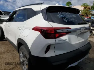2023 Kia Seltos LX z VIN KNDEP2AA8P7463168, wystawiony jako Copart lot #49137795 z przebiegiem Nie podano mil oraz Szkoda całkowita • Salvage title. Historia ofert i sprzedaży dostępna na DreamBid. Obrazek 2.