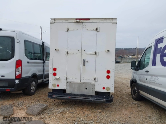 2012 Ford Super Duty F-250 SRW XL with VIN 1FDBF2B63CEC35502, listed as a IAAI auction lot 41556677 with 615,254 mi miles. Bid and sale history available at carsss.com. Image 16.